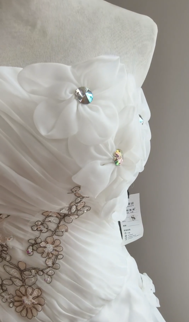 Graceful Strapless Wedding Dresses Beaded Tulle Bridal Dress C8405