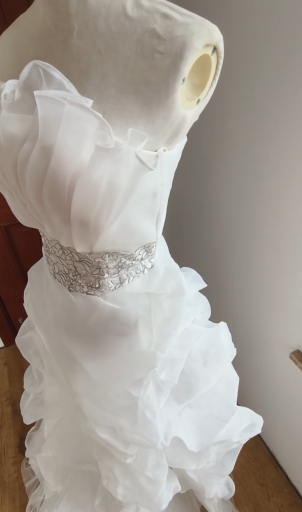 Sleek Strapless White Wedding Dresses Appliques Ruffles A-Line Bridal Dress C8406