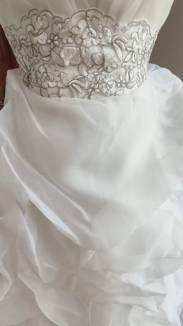 Sleek Strapless White Wedding Dresses Appliques Ruffles A-Line Bridal Dress C8406