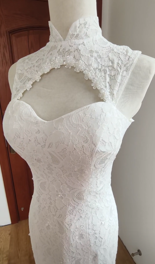 Graceful Cutout Lace White Wedding Dresses Appliques Sequins Mermaid Bridal Dress C8416