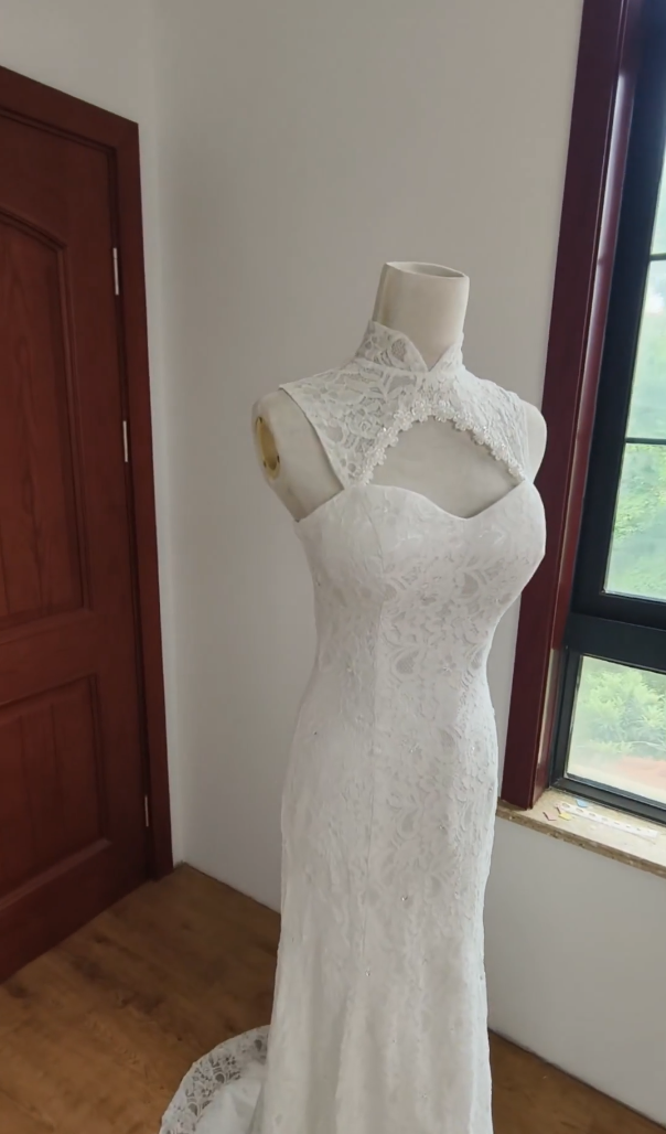 Graceful Cutout Lace White Wedding Dresses Appliques Sequins Mermaid Bridal Dress C8416