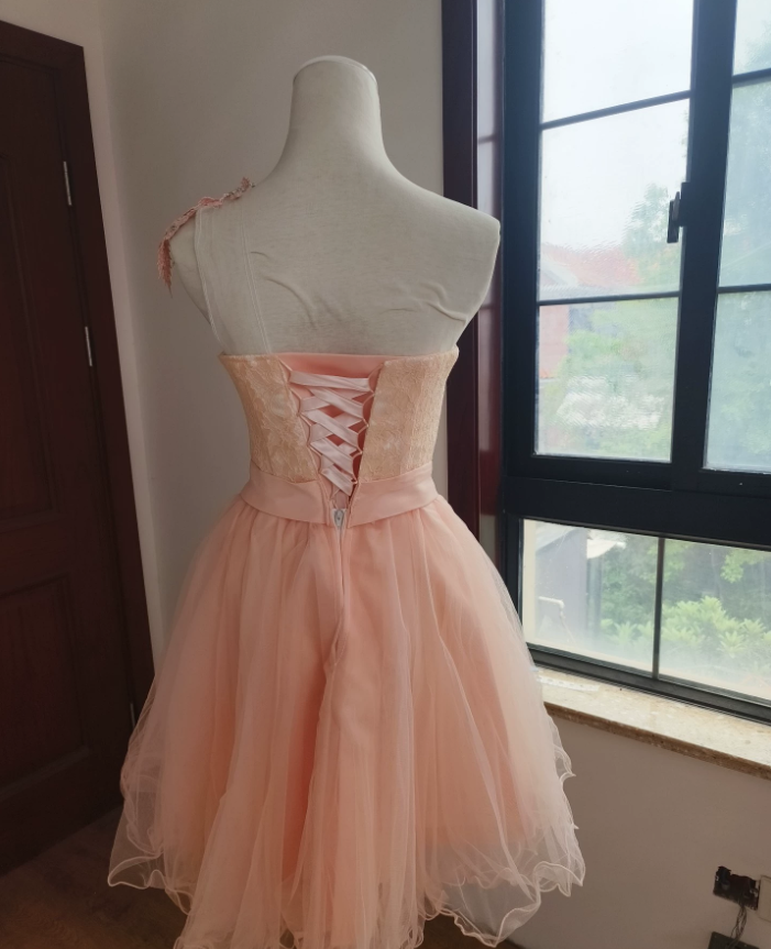 Mini robe de soirée en satin, sans bretelles, sans manches, ligne a, simple, C899