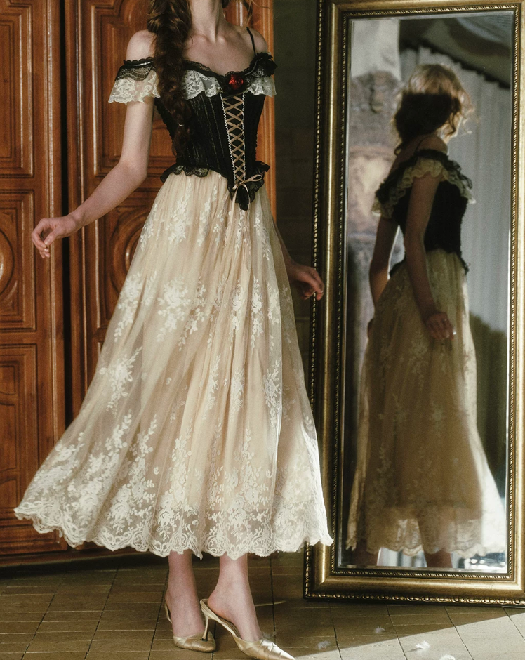 Attractive Spaghetti Straps Black Bodice Prom Dress Ivory Lace Tulle A-Line Evening Dress C8442