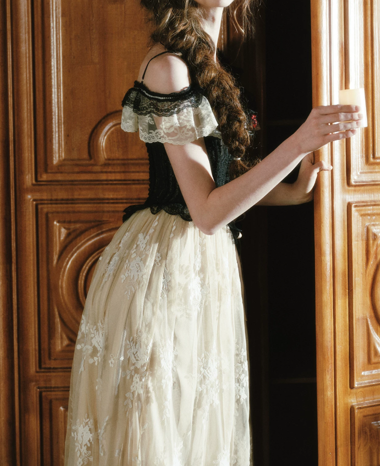 Attractive Spaghetti Straps Black Bodice Prom Dress Ivory Lace Tulle A-Line Evening Dress C8442