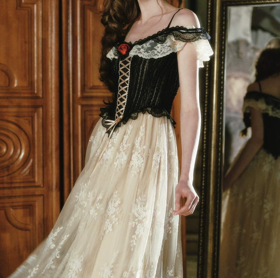 Attractive Spaghetti Straps Black Bodice Prom Dress Ivory Lace Tulle A-Line Evening Dress C8442