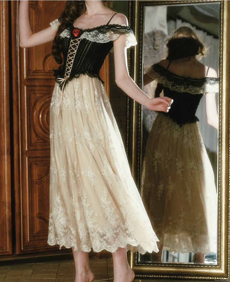 Attractive Spaghetti Straps Black Bodice Prom Dress Ivory Lace Tulle A-Line Evening Dress C8442