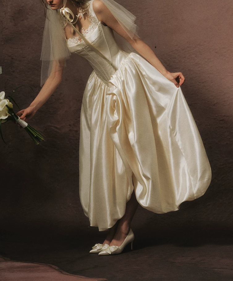 Superbe robe de mariée sirène bustier en satin et tulle, longue et en dentelle, C4563