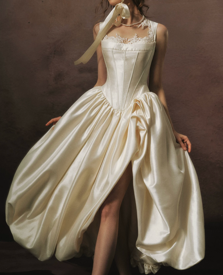 Superbe robe de mariée sirène bustier en satin et tulle, longue et en dentelle, C4563