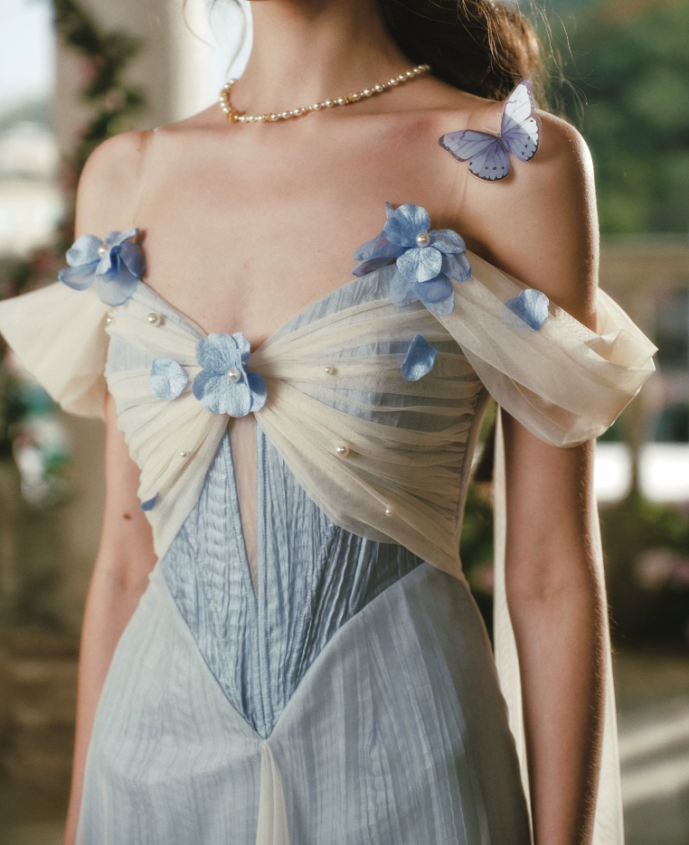Trendy Off-the-Shoulder White & Blue Prom Dress Appliques Tulle A-Line Evening Dress C8508