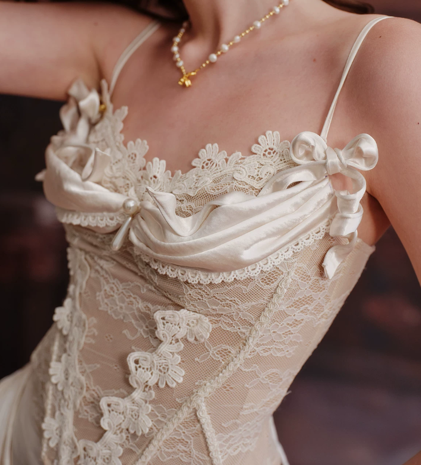 Glam Spaghetti Straps Ivory Prom Dress Appliques Lace A-Line Evening Dress C8641
