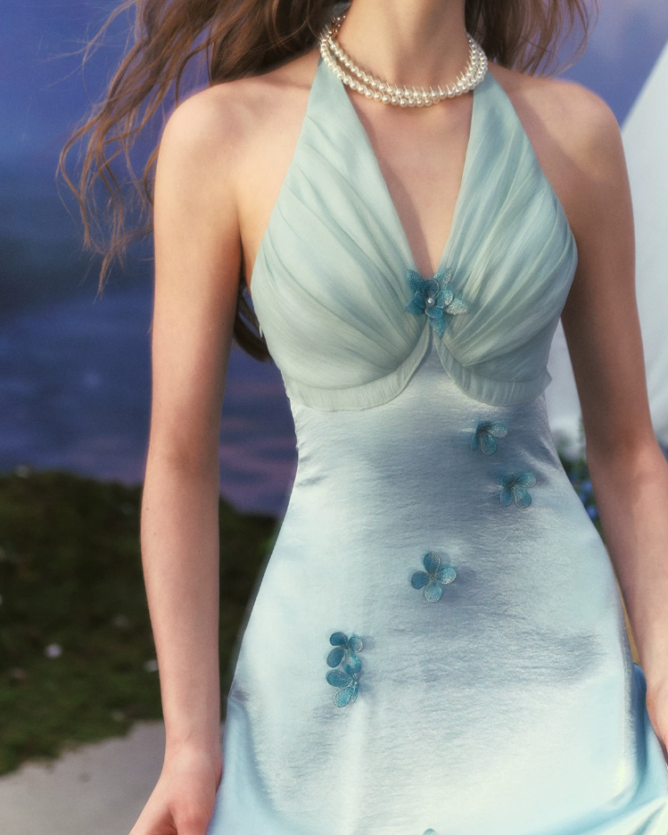 Chic Halter Neck Blue Prom Dress Satin Appliques A-Line Evening Dress C8656