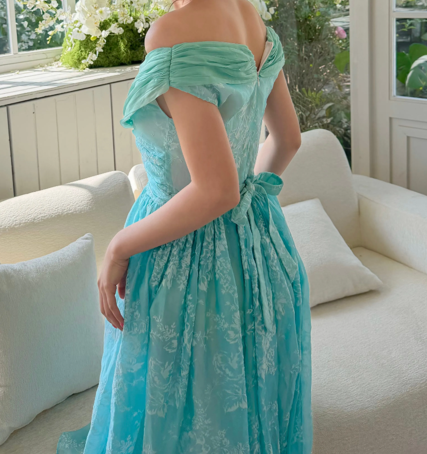 Mini robe de soirée en satin, sans bretelles, sans manches, ligne a, simple, C899