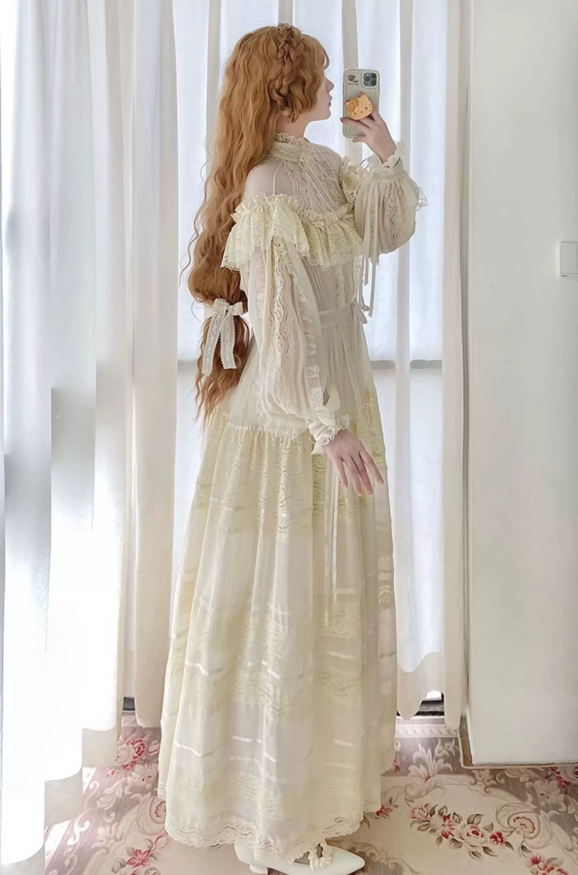 Ornate High Collar Lace Wedding Dresses Ivory Long Sleeve A-Line Bridal Dress C8753