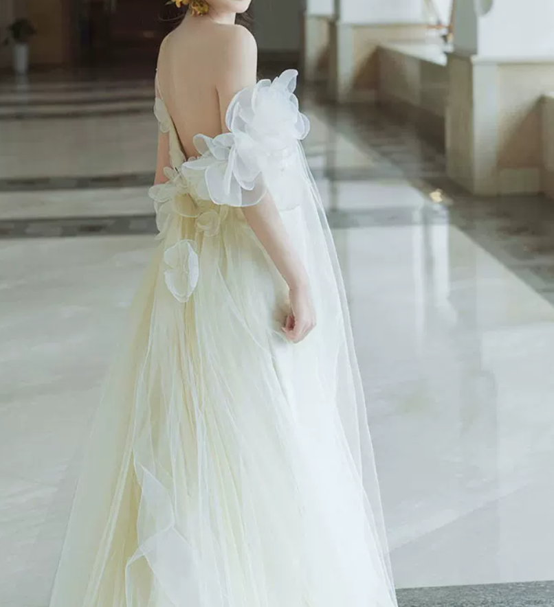 Superbe robe de mariée sirène bustier en satin et tulle, longue et en dentelle, C4563