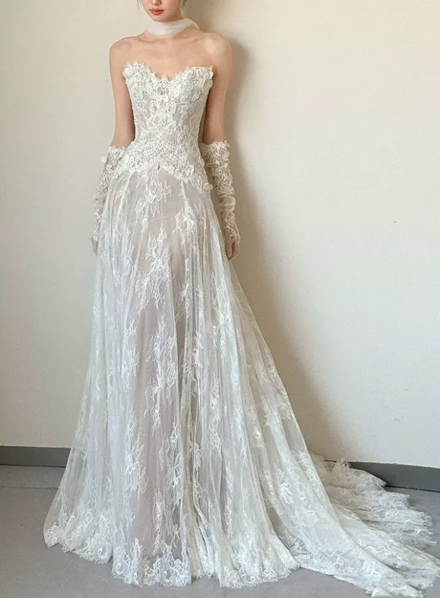 Ornate Strapless White Wedding Dresses With Scarf Lace A-Line Bridal Dress C8830