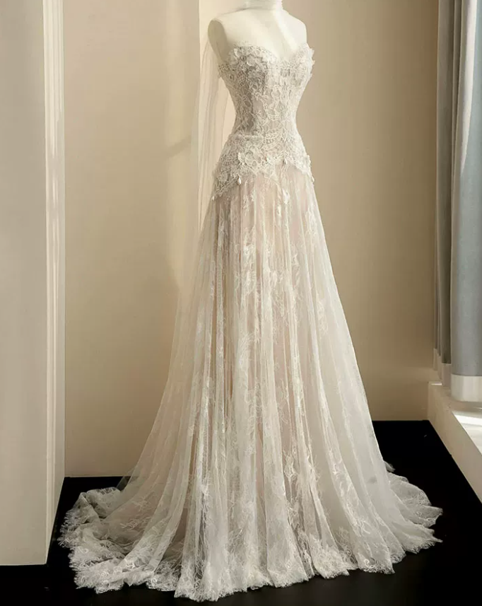 Ornate Strapless White Wedding Dresses With Scarf Lace A-Line Bridal Dress C8830