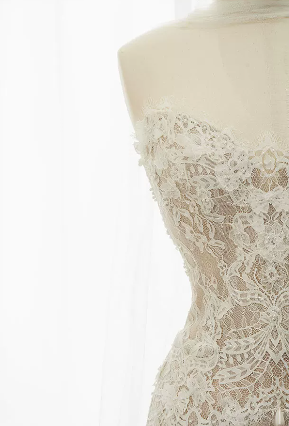 Ornate Strapless White Wedding Dresses With Scarf Lace A-Line Bridal Dress C8830