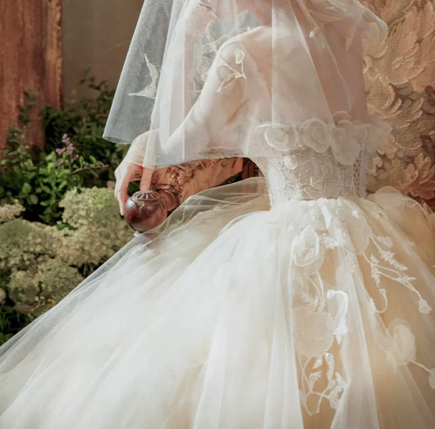 Superbe robe de mariée sirène bustier en satin et tulle, longue et en dentelle, C4563