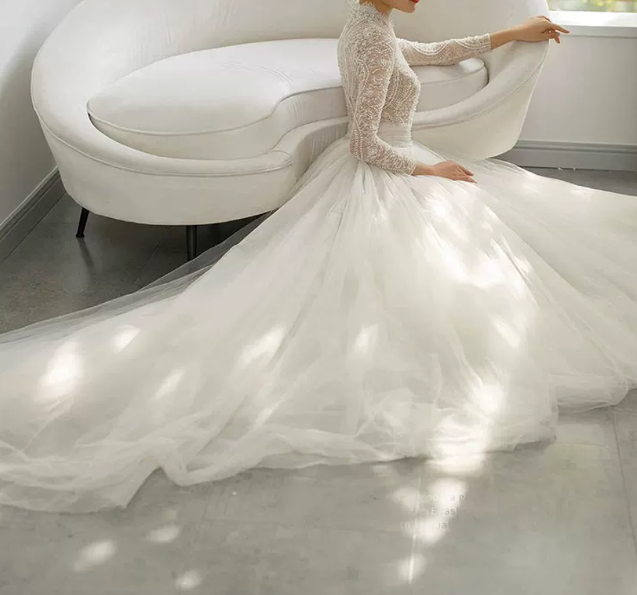 Romantic Beaded Lace Wedding Dresses Long Sleeve Tulle A-Line Bridal Dress C8848