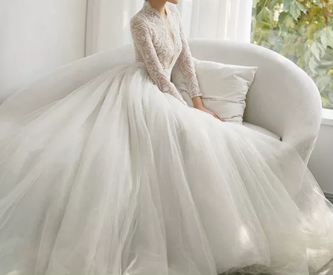 Romantic Beaded Lace Wedding Dresses Long Sleeve Tulle A-Line Bridal Dress C8848