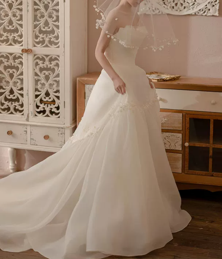 Dreamy Strapless Appliques Wedding Dresses Satin A-Line Bridal Dress C8849
