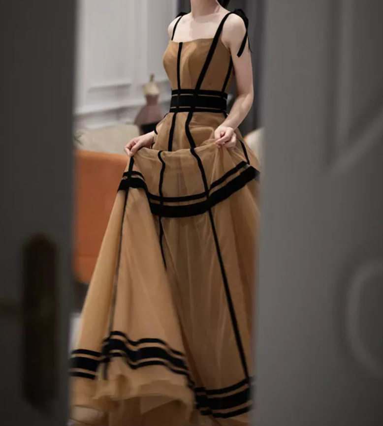 Robe de bal de princesse bustier à volants en satin long, robe de soirée C8117