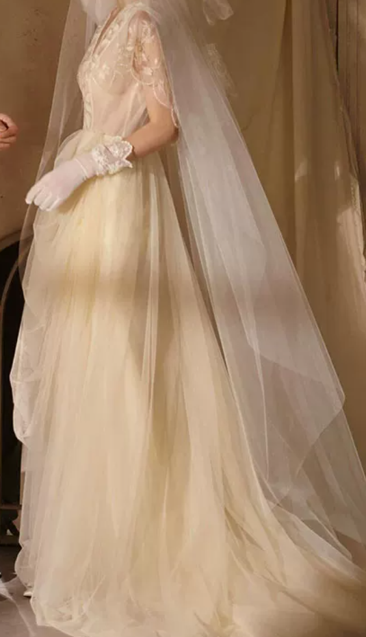 Superbe robe de mariée sirène bustier en satin et tulle, longue et en dentelle, C4563