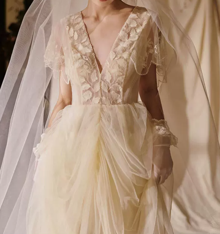 Superbe robe de mariée sirène bustier en satin et tulle, longue et en dentelle, C4563