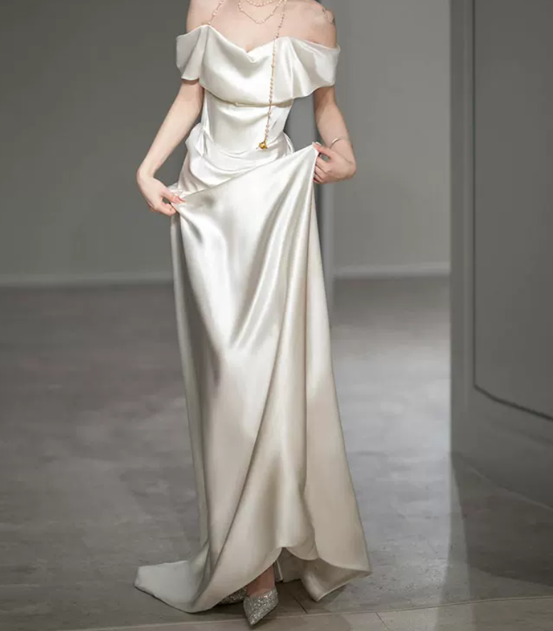 Superbe robe de mariée sirène bustier en satin et tulle, longue et en dentelle, C4563