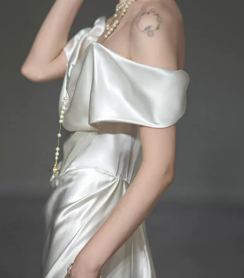 Superbe robe de mariée sirène bustier en satin et tulle, longue et en dentelle, C4563