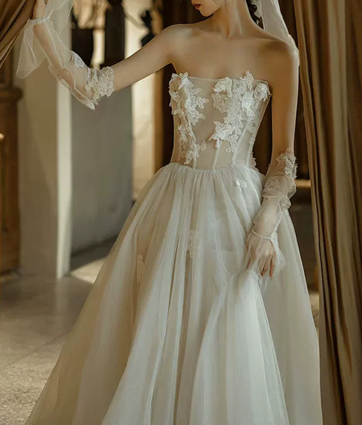 Superbe robe de mariée sirène bustier en satin et tulle, longue et en dentelle, C4563