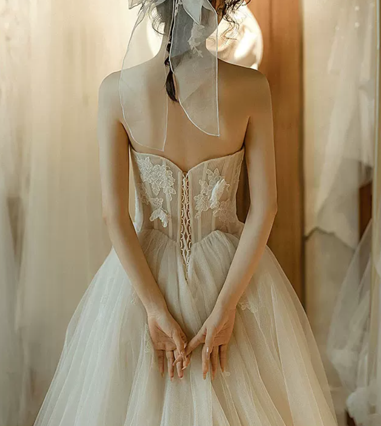 Superbe robe de mariée sirène bustier en satin et tulle, longue et en dentelle, C4563