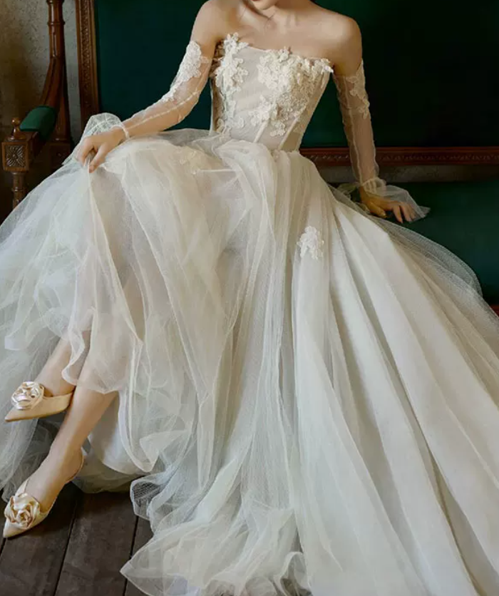 Superbe robe de mariée sirène bustier en satin et tulle, longue et en dentelle, C4563