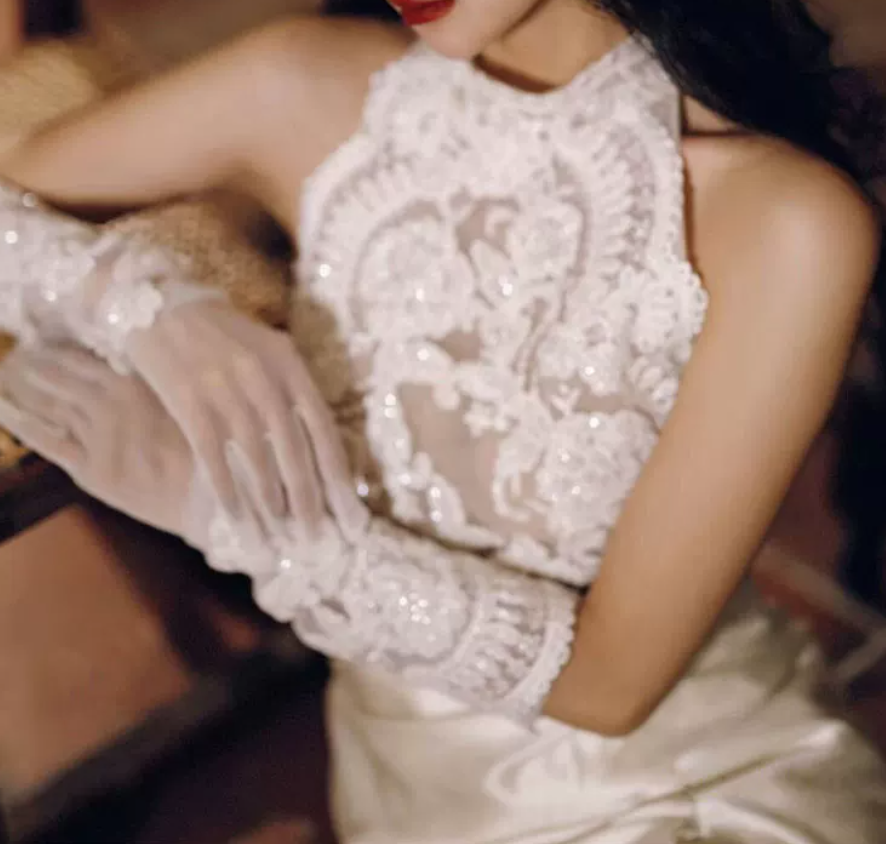 Graceful Halter Neck Lace Wedding Dresses Satin A-Line Bridal Dress C8893