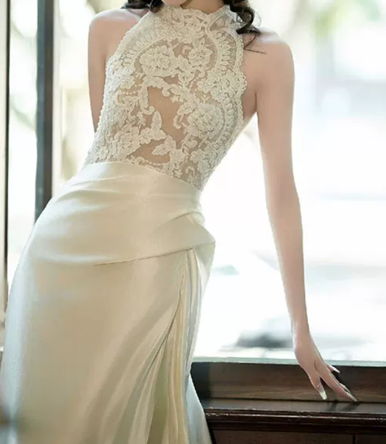 Graceful Halter Neck Lace Wedding Dresses Satin A-Line Bridal Dress C8893