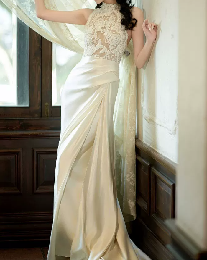 Graceful Halter Neck Lace Wedding Dresses Satin A-Line Bridal Dress C8893