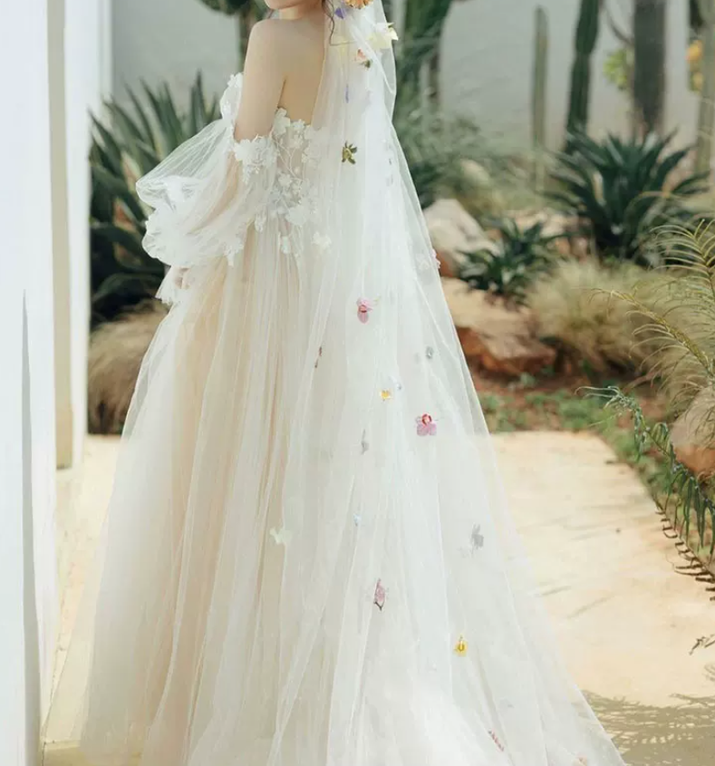 Superbe robe de mariée sirène bustier en satin et tulle, longue et en dentelle, C4563