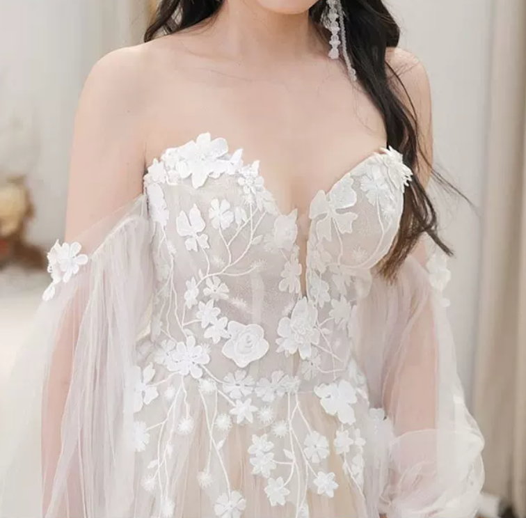 Superbe robe de mariée sirène bustier en satin et tulle, longue et en dentelle, C4563