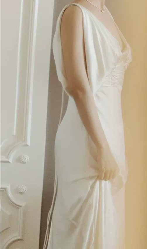 Superbe robe de mariée sirène bustier en satin et tulle, longue et en dentelle, C4563