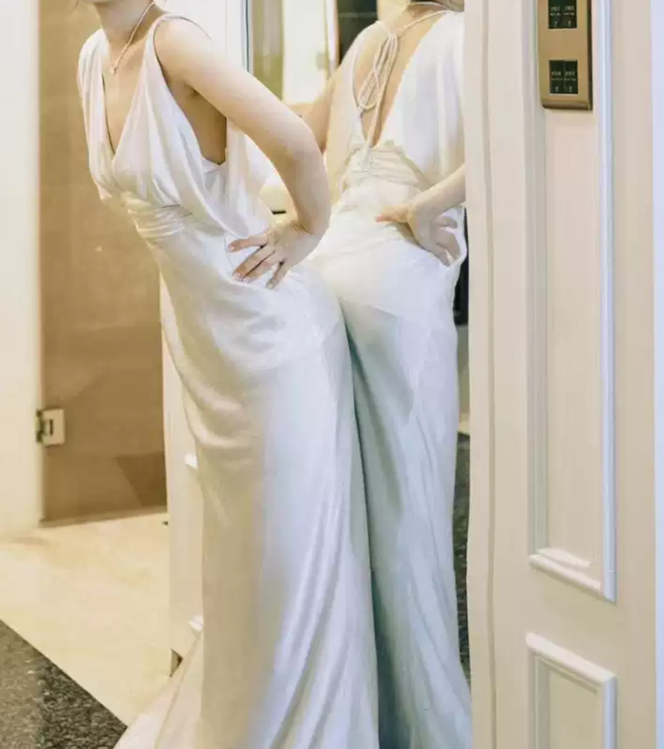 Superbe robe de mariée sirène bustier en satin et tulle, longue et en dentelle, C4563