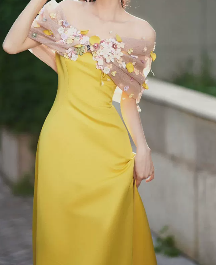 Elegant Off-Shoulder Yellow Prom Dress Appliques A-Line Evening Dress C8911
