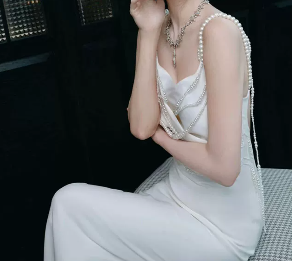 Elegant Spaghetti Straps Beading Wedding Dresses Satin Mermaid Bridal Dress C8923