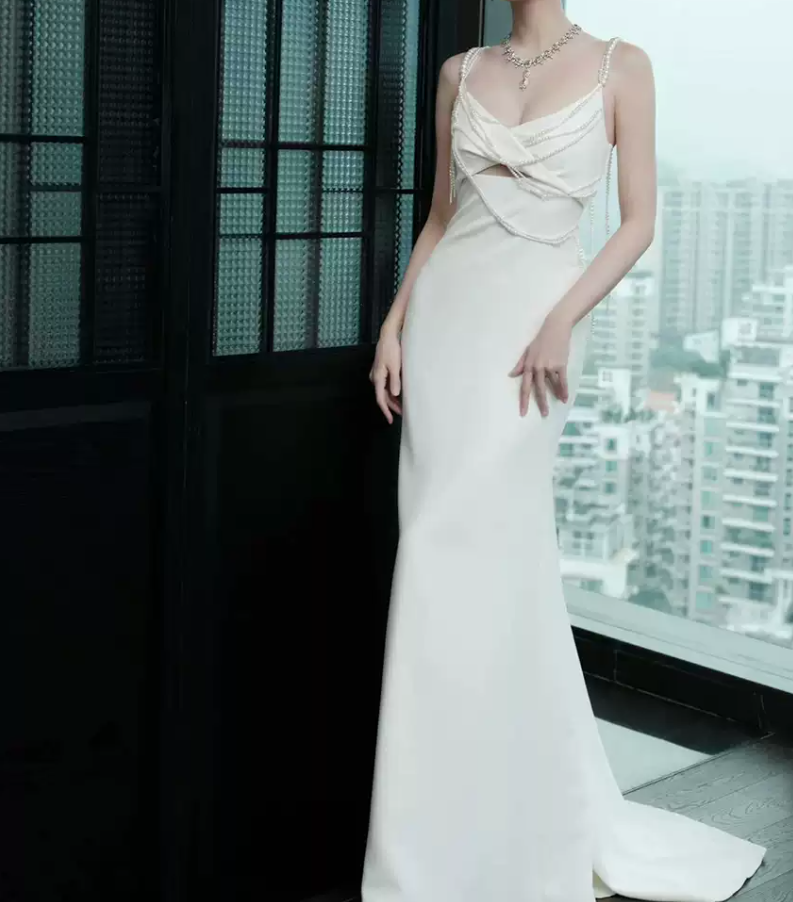 Elegant Spaghetti Straps Beading Wedding Dresses Satin Mermaid Bridal Dress C8923