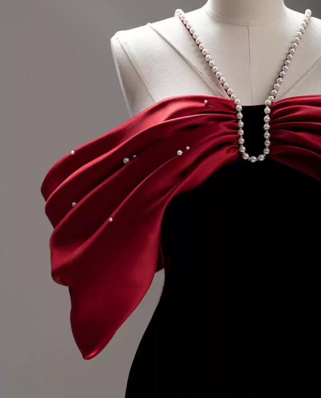 Vintage Halter Neck Black Prom Dress Pearls Evening Dress C8959