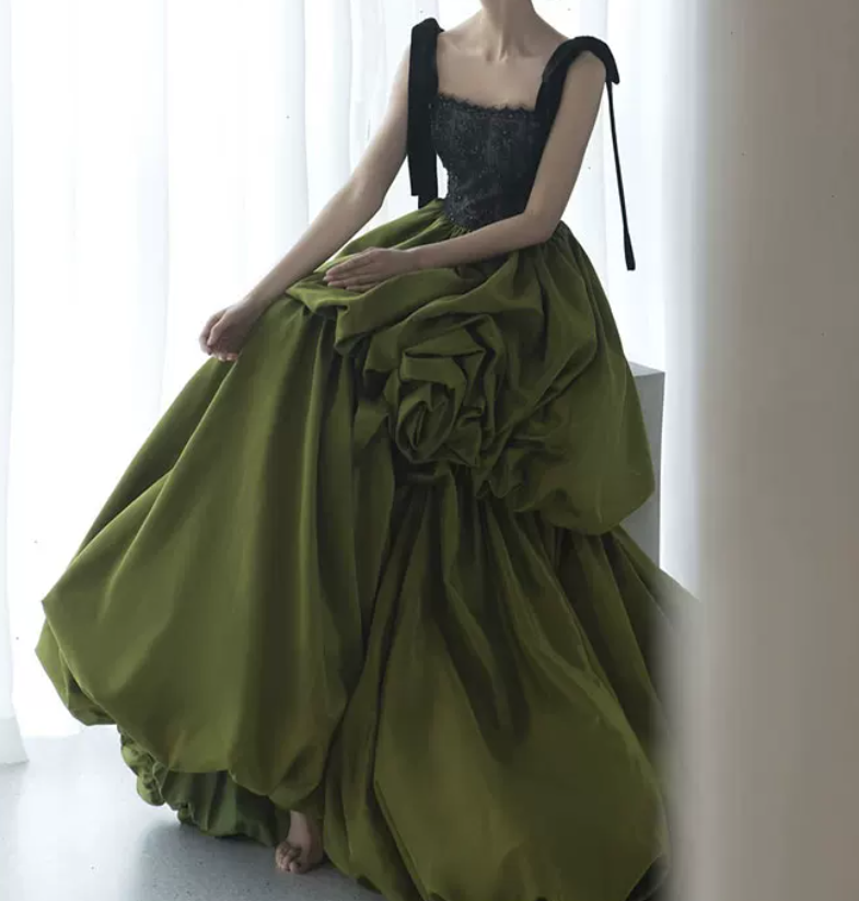 Vintage Spaghetti Straps Black & Green Prom Dress Sequins Lace Tiered A-Line Evening Dress C8968
