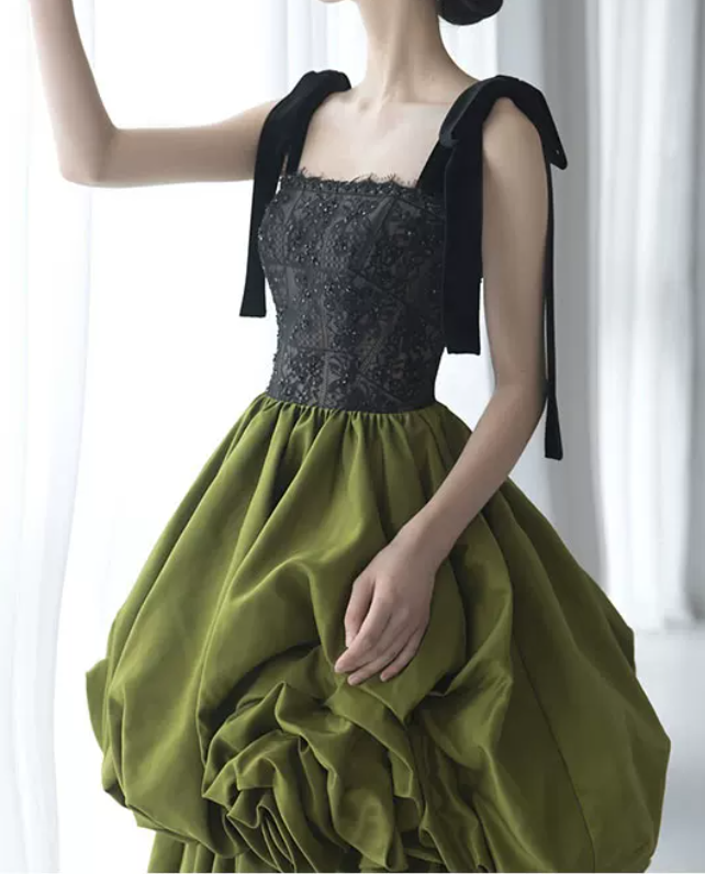 Vintage Spaghetti Straps Black & Green Prom Dress Sequins Lace Tiered A-Line Evening Dress C8968