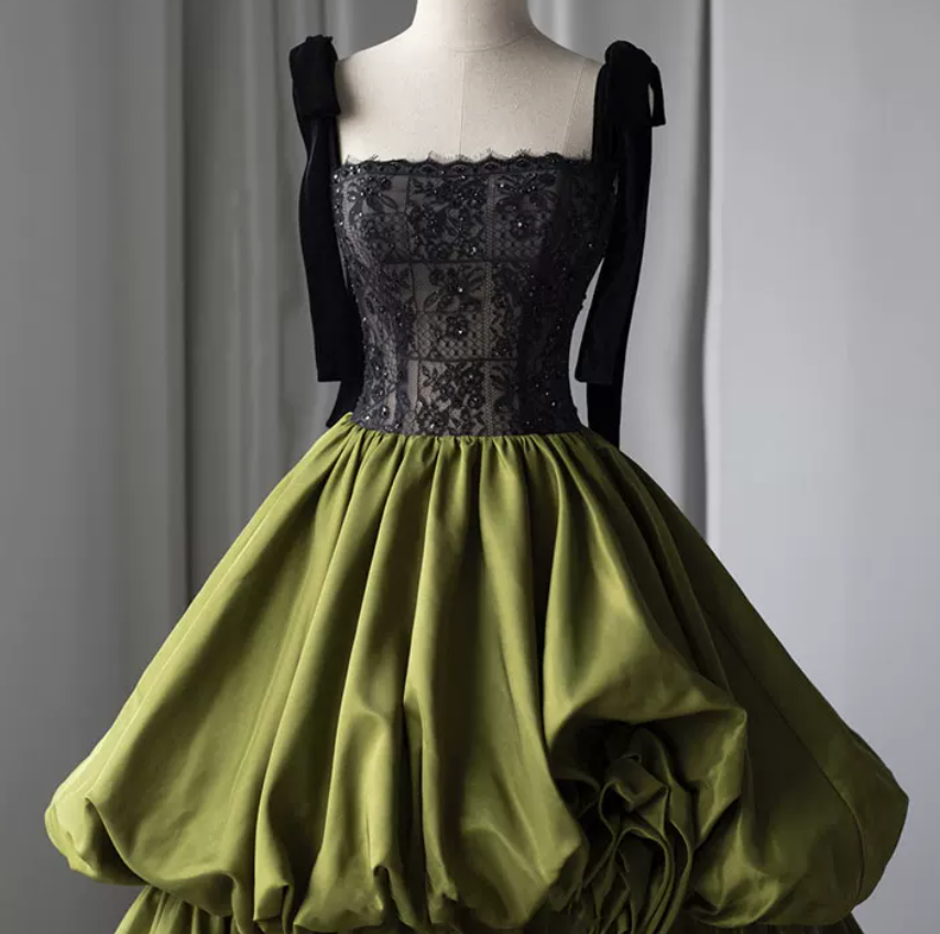Vintage Spaghetti Straps Black & Green Prom Dress Sequins Lace Tiered A-Line Evening Dress C8968