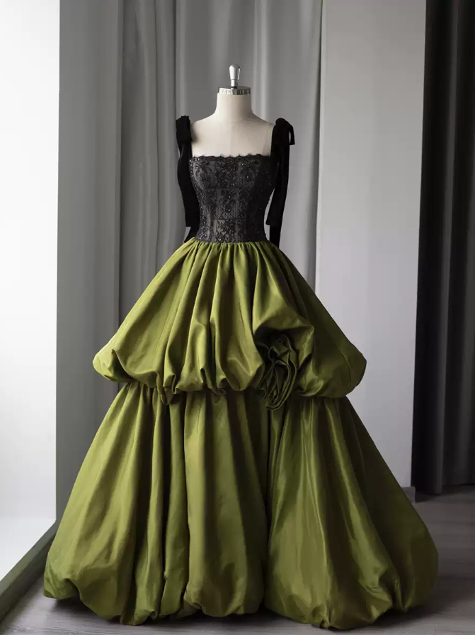 Vintage Spaghetti Straps Black & Green Prom Dress Sequins Lace Tiered A-Line Evening Dress C8968