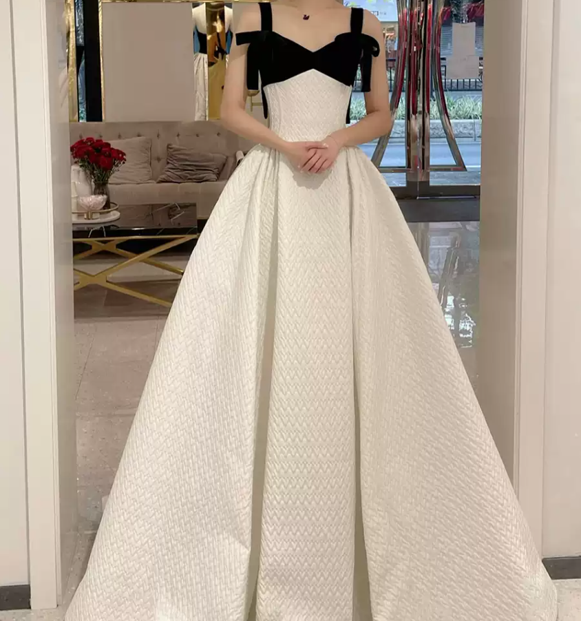 Romantic Spaghetti Straps Bows Prom Dress Black & White A-Line Evening Dress C8969
