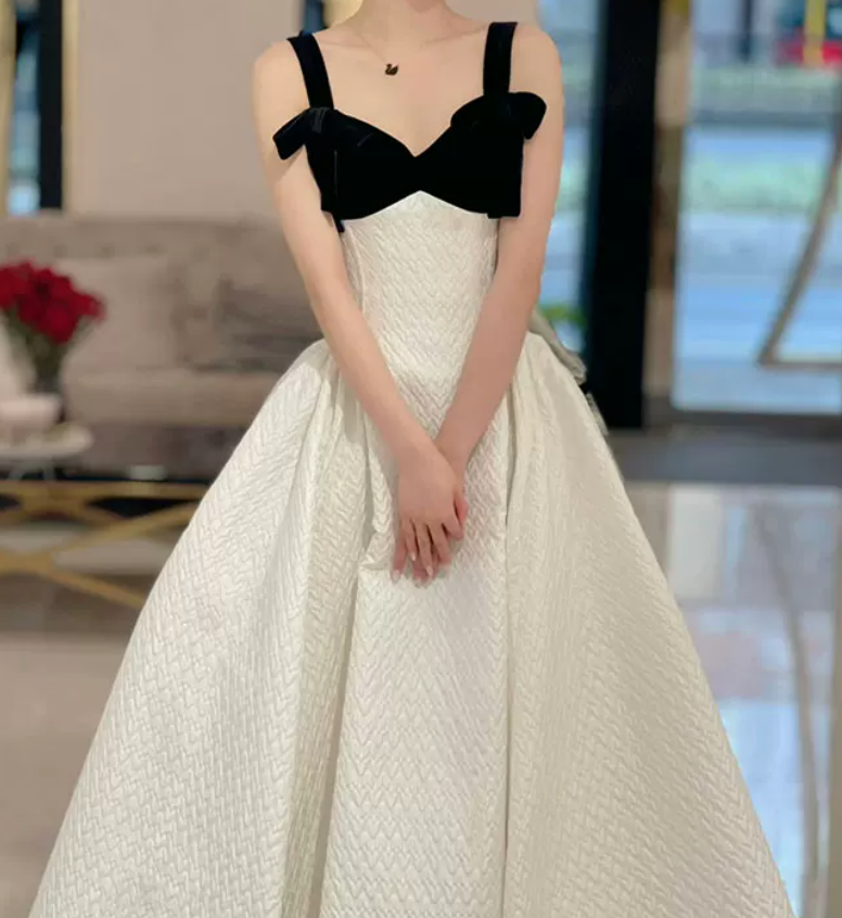 Romantic Spaghetti Straps Bows Prom Dress Black & White A-Line Evening Dress C8969